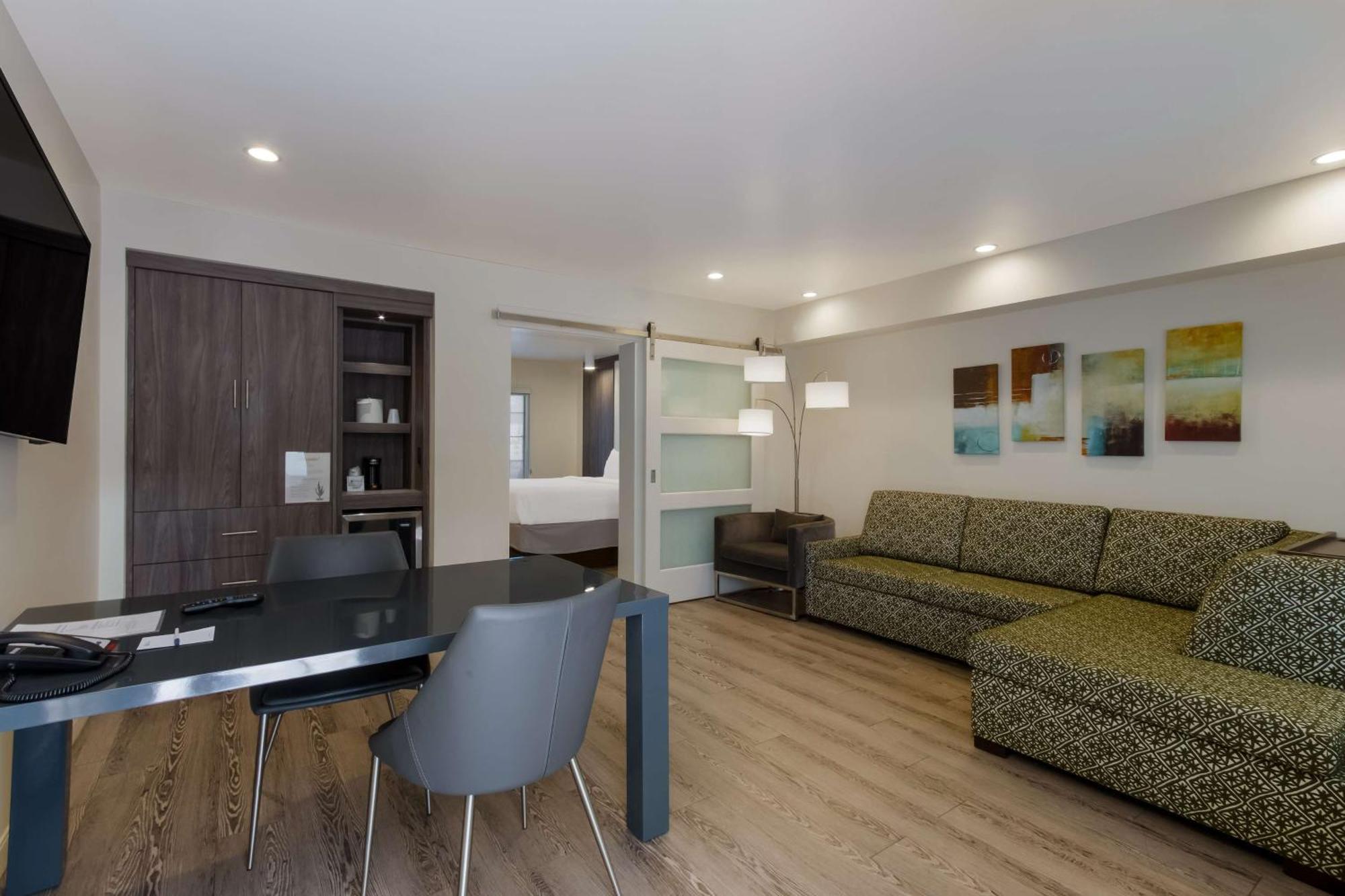 Surestay Plus Hotel By Best Western Tempe University 외부 사진